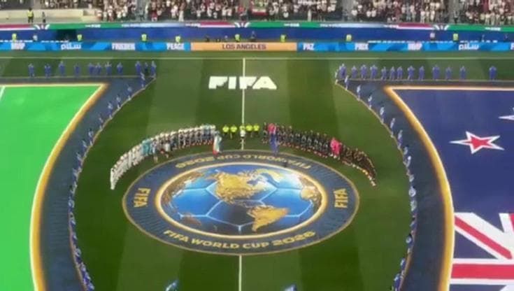 Mondiali, parte l'inno dell'Iran: bordate di fischi dalle tribune del SoFi Stadium di Los Angeles