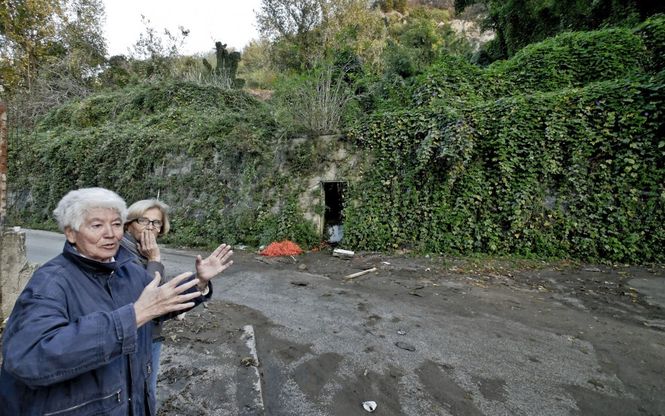 Fiume di melma da Posillipo a Fuorigrotta, protestano i residenti