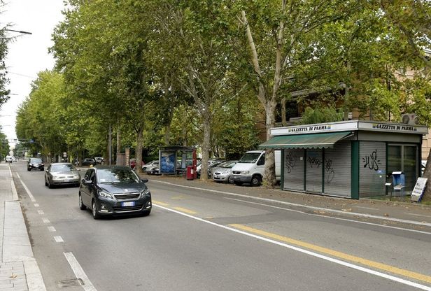 Parma, chiude dopo 30 anni l'edicola di via Zarotto - Foto