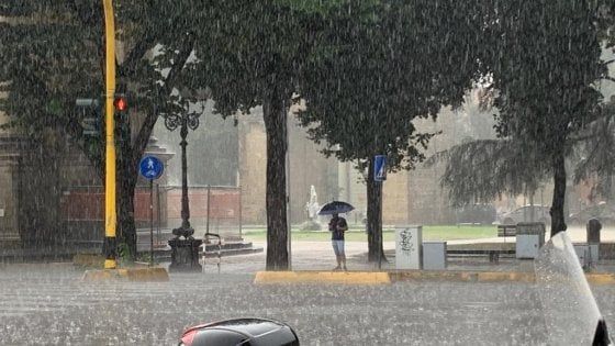 Bomba d'acqua su Firenze, frana sulla montagna pistoiese
