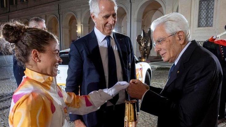 L’emozione di Paolini, la fiamma a Mattarella: via al viaggio olimpico