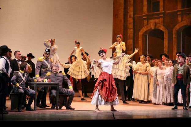 Catania, smoking e tutto esaurito per la "Carmen" del Bellini