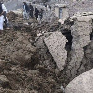 Afghanistan, la frana che ha sepolto mille case ma non si sa ancora quanti morti abbia provocato