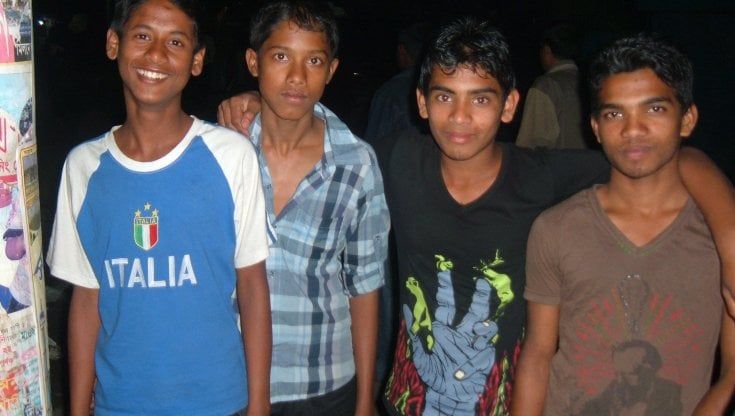 Bangladesh, l'odissea verso l'Europa attraverso la Libia, i racconti delle famiglie: è il viaggio della speranza ma la traversata diventa un incubo