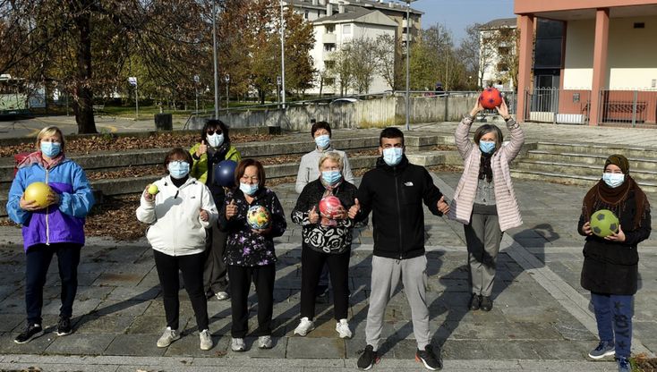 Palestre chiuse, la ginnastica a Parma si fa in piazzetta 