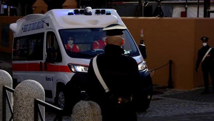 Incidenti stradali, scontro tra auto a Locate Triulzi: cinque feriti, grave un bambino di 7 anni