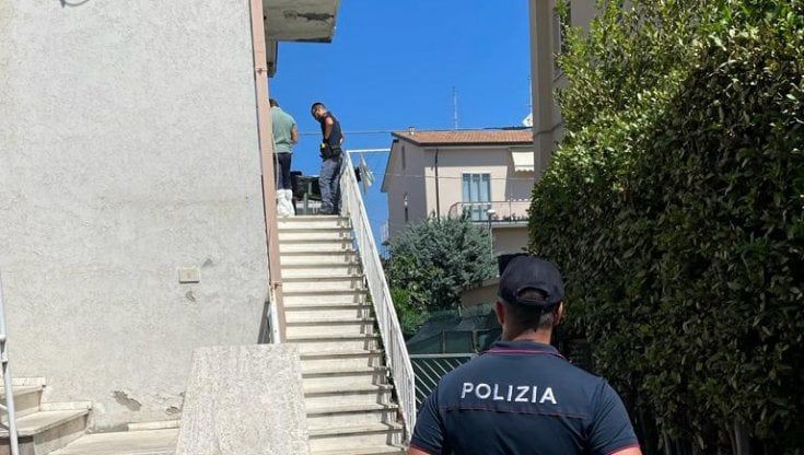 Femminicidio a Rimini, 33enne romana uccisa dal compagno a colpi di mattarello davanti al figlio: "Ora non gli potrà più parlare male di me"