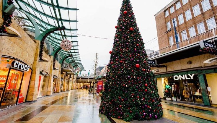 Le Borse di oggi, 20 dicembre 2021. Omicron e i lockdown spaventano i mercati, listini Ue in ribasso 