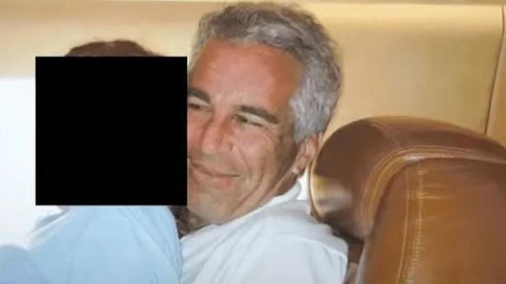 Epstein, nuove foto con bambini. Pressing sulla ministra di Trump