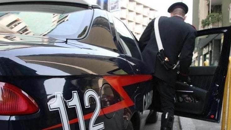 Torino, operaio gestiva centrale di spaccio in casa: sequestrati 3 chili e mezzo di droga e 19mila euro