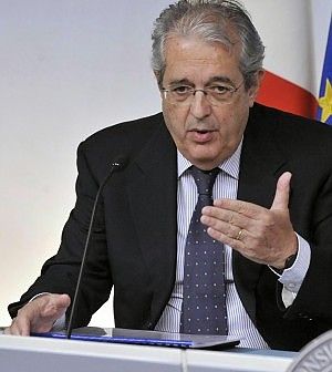 La promessa di Saccomanni: "Nel 2014 caleranno le tasse"
