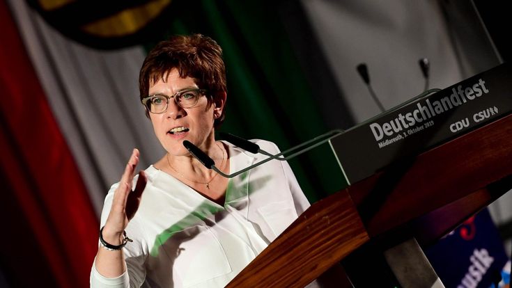 L'erede di Merkel non piace più Già al capolinea la carriera di AKK