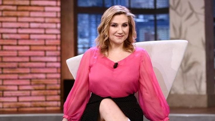 Serena Bortone, ultima puntata e saluti con polemica: “Il servizio pubblico è pluralismo e inclusione”