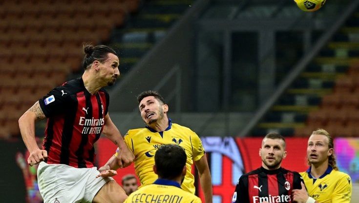 Milan-Verona 2-2: Ibrahimovic prima sbaglia un rigore, poi salva i rossoneri al 92'