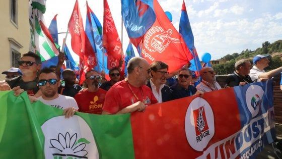 Firenze, sciopero dei metalmeccanici: in diecimila al corteo