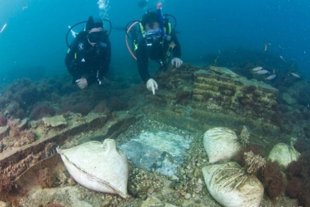 Baia, il ninfeo sommerso dell'imperatore Claudio