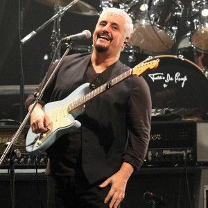 Pino, se l'omaggio<br />diventa apoteosi