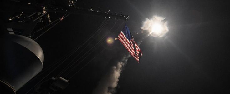 Siria, 59 missili Usa contro base aerea dei raid chimici. Casa Bianca: "Un segnale al resto del mondo". Ira di Putin