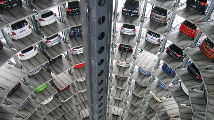 “Sempre meno auto con l’antenna radio”: il Garante dà l’allarme al governo