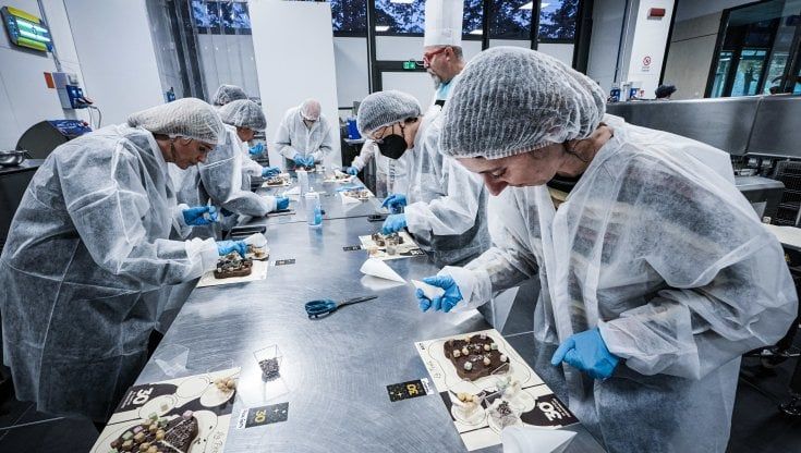Lotta contro il tempo, la crisi e il caro bollette,i cioccolatai anticipano il Natale: "Scorte fatte già a maggio"