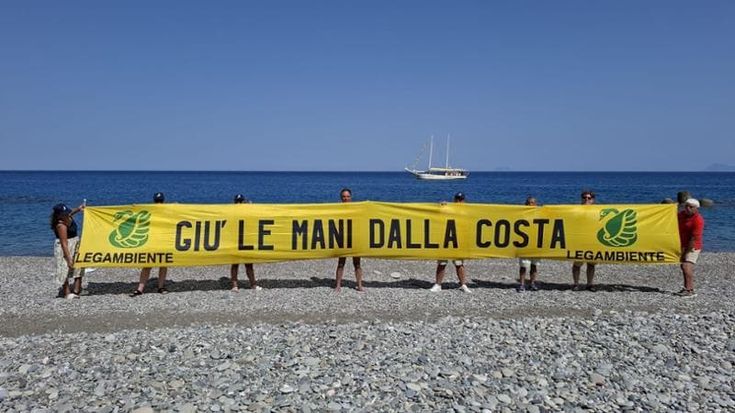 Cemento selvaggio e sprechi, coste siciliane alla deriva