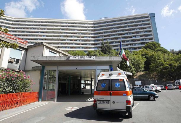 Gastroscopia fatale, muore a 64 anni al San Martino