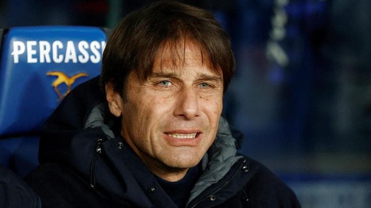Napoli, Conte: “Juve ancora imbattuta: con i miei vado in guerra, per i rinforzi decide il club”