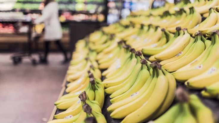 Beni alimentari alle stelle: prezzi su del 24,9% in 4 anni. “Dettano legge le grandi catene”