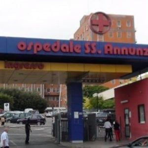 Taranto, tentò di uccidere i figli: la bambina sarà trasferita al policlinico di Roma