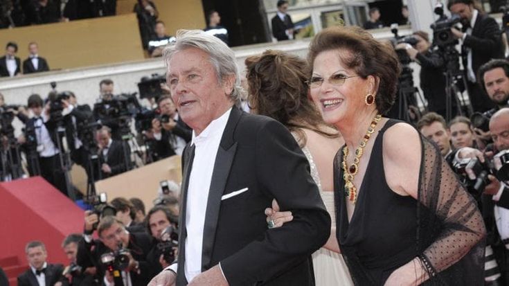 Claudia Cardinale ricorda Alain Delon: “Eravamo entrambi figli di Visconti. Ora quel ballo è finito”