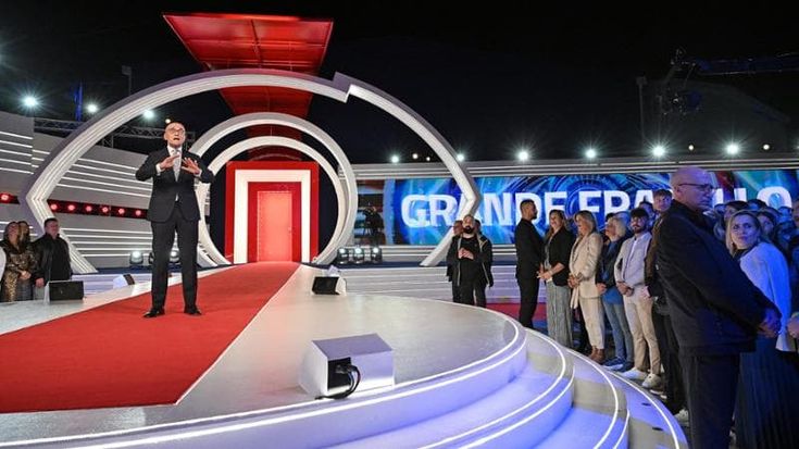 Condoglianze anticipate in tv. Onda nera, istruzioni per l’uso