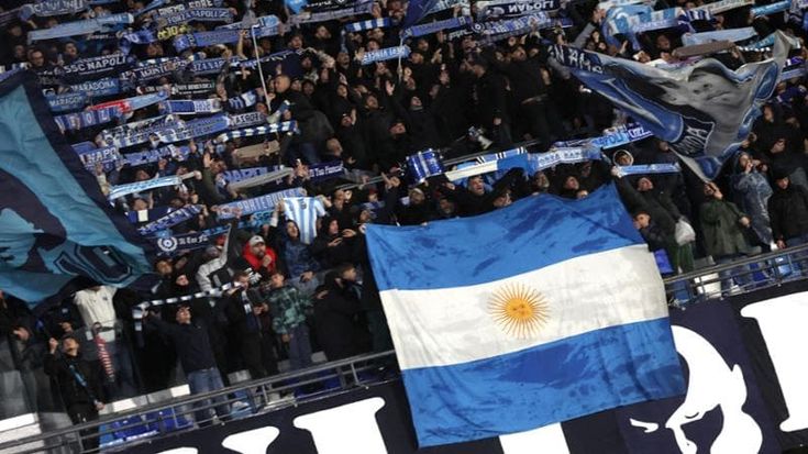 Il Napoli ricorda Maradona: video del Pibe allo stadio