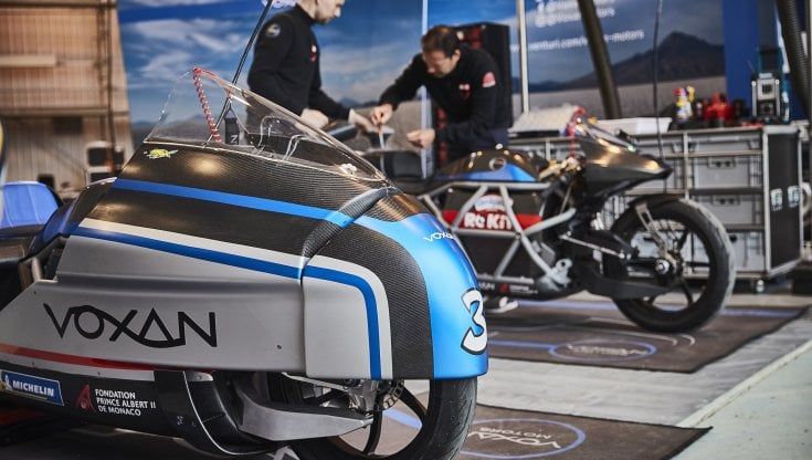 Voxan e Wmc, la sfida della moto elettrica: Biaggi vuole i 400 orari