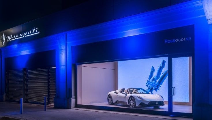 Nuovo showroom Maserati: il marchio entra nel futuro