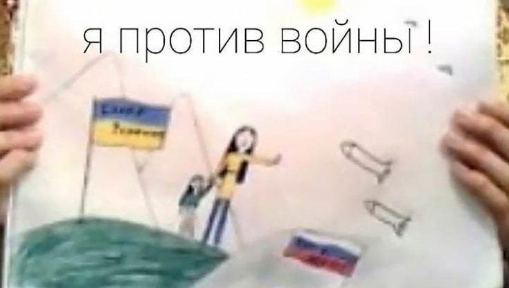 Russia, fa un disegno a scuola per la pace in Ucraina. Incriminato il padre