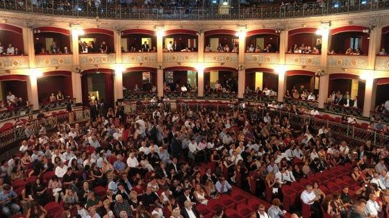 Palermo è la nuova Capitale della cultura: la diretta dal teatro Politeama