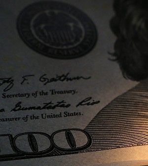 Sar&agrave; il dollaro a salvare l'euro