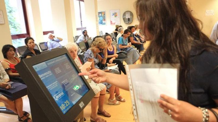 Sanità in Campania, liste di attesa: chi non disdice una visita prenotata deve pagare il ticket