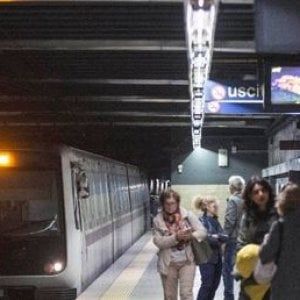 Guasto tecnico e tentato suicidio, si fermano le metro A e B
