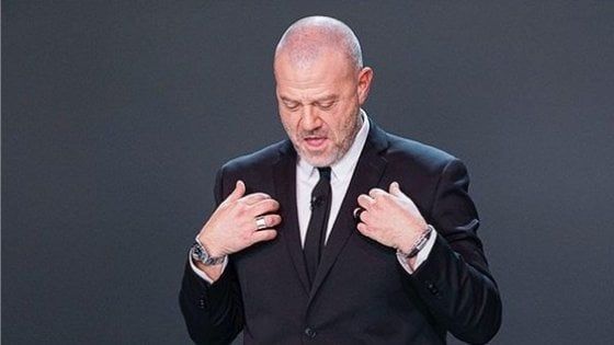 Giulio Golia, il messaggio agita i fan: "Per un pochino lascerò a casa la divisa da iena"