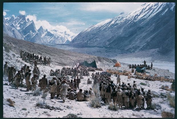 Himalaya 1958, la spedizione del CAI sul Karakorum attraverso gli scatti di Fosco Maraini