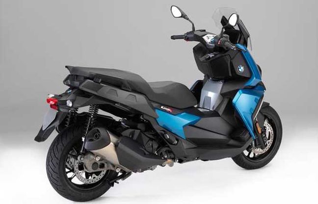 Bmw C 400 X, lo scooter medio diventa elegante