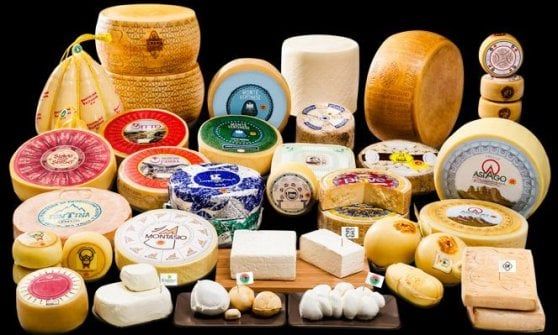 Formaggi italiani: record di esportazioni. E di imitazioni
