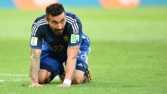  Bufera per Lavezzi ed Higuain: dura la vita degli ex campioni azzurri con l'Argentina