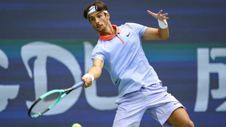 Musetti si ferma in finale a Chengdu, vince il cinese Shang