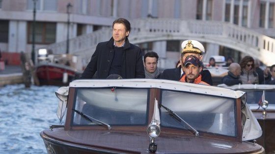 Acqua alta a Venezia, Conte: 5mila euro ai privati e 20mila agli esercenti. Per il Mose Spitz supercommissaria 