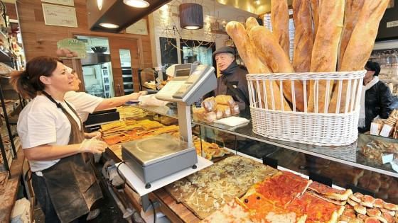 Farine rustiche e olio extra per il pane super di Avetta