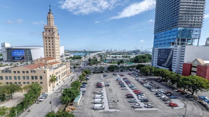 Donatori misteriosi e un’ala sulle fake news: a Miami parte il progetto della biblioteca di Trump