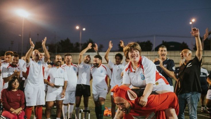 Bari, gli Atipici giocano a rugby e vincono il disagio ma devono rinunciare al mondiale: "Non ci sono soldi e nessuno ci riconosce"