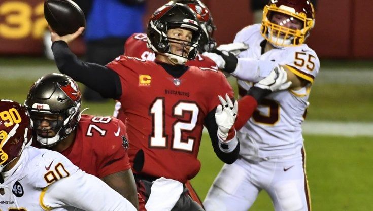 Nfl, play off: Brady avanti coi Bucs. Sorriso Bills